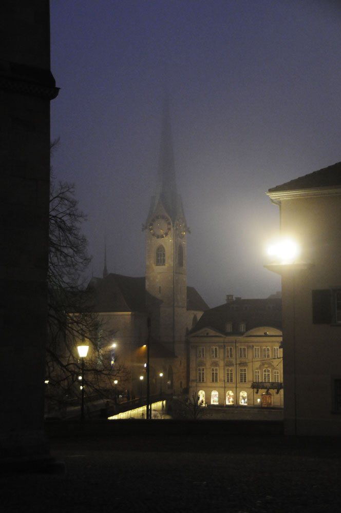 <br /><span class="tit">Zürich Nebel</span><span class="desc">Dezember 2011; Stadt Zürich; Abend-Nebel</span><br /><div class="meta"><span class="aperture" title="Blende">aperture: </span><span class="time" title="Zeit">time: </span><span class="iso" title="Empfindlichkeit">iso: </span></div>
