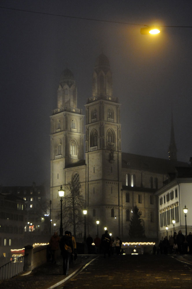 <br /><span class="tit">Zürich Nebel</span><span class="desc">Dezember 2011; Stadt Zürich; Abend-Nebel</span><br /><div class="meta"><span class="aperture" title="Blende">aperture: </span><span class="time" title="Zeit">time: </span><span class="iso" title="Empfindlichkeit">iso: </span></div>