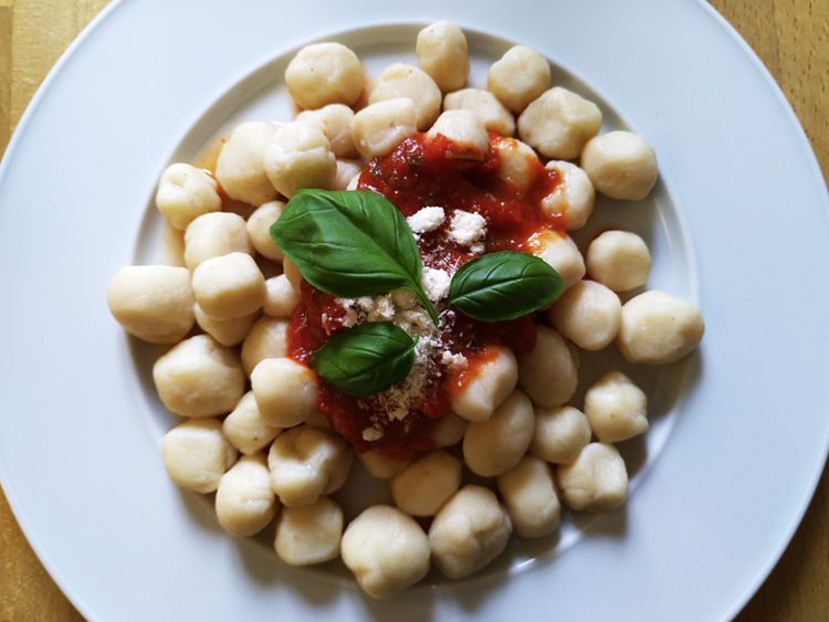 Gnocchi mit Ricotta, Mehl und Parmesan